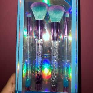 Glam Tools (4 price cosmetic set)